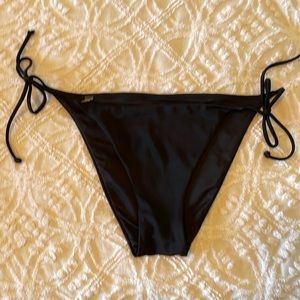 Victoria Secret black bikini bottom 👙 🌞 🌴 🕶️